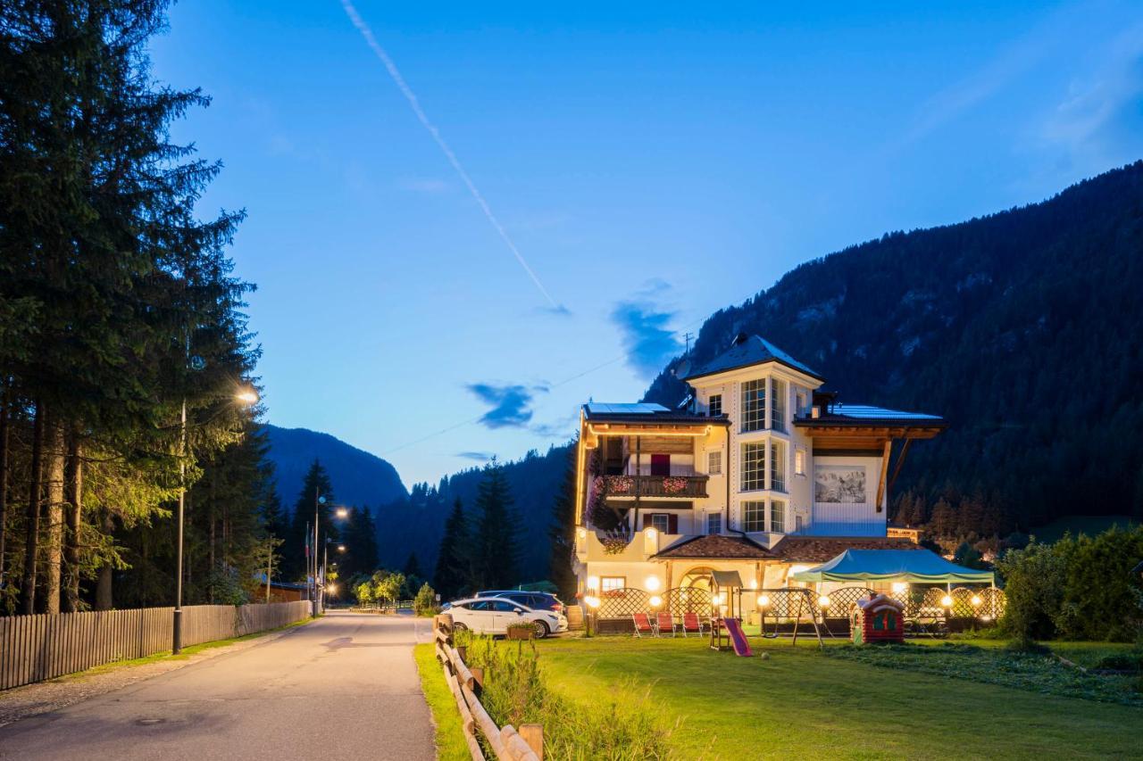 Chalet Pineta Relax Location Canazei Exterior foto
